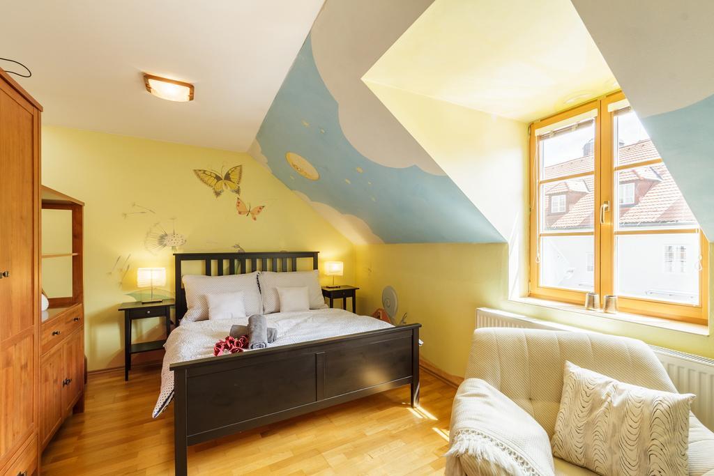 Old Town Charles Apartments Чешка Будьовица Екстериор снимка